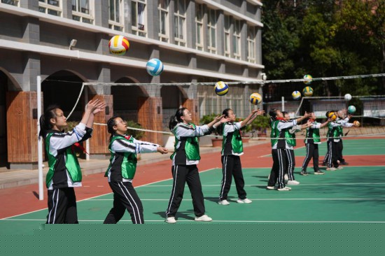 云南出台政策破解“12岁退役”现象
